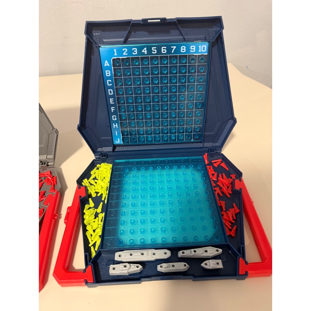 Hasbro Battleship Board Game Classic Naval Combat Portable Folding Cases Kids - Picture 3 of 6